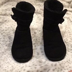 Short Bear Paw boots